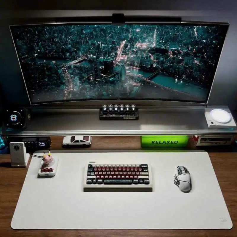 Aluminiowy Stojak na Monitor A – Desk Setup For Laptop And Monitor recenzja i cena